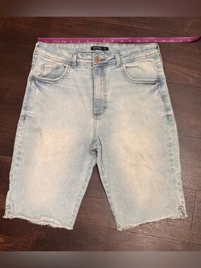 Light Wash High-Rise Jean Shorts with Raw Hem